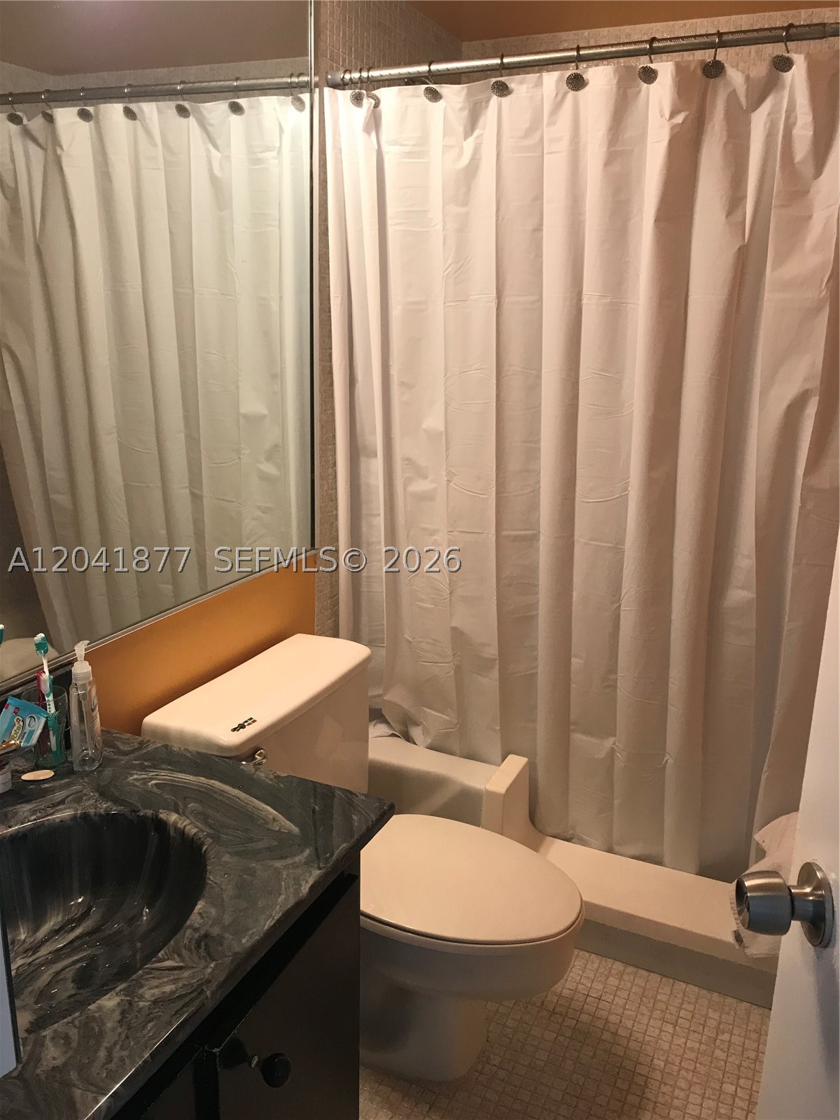HEMISPHERES CONDO - Residential Lease