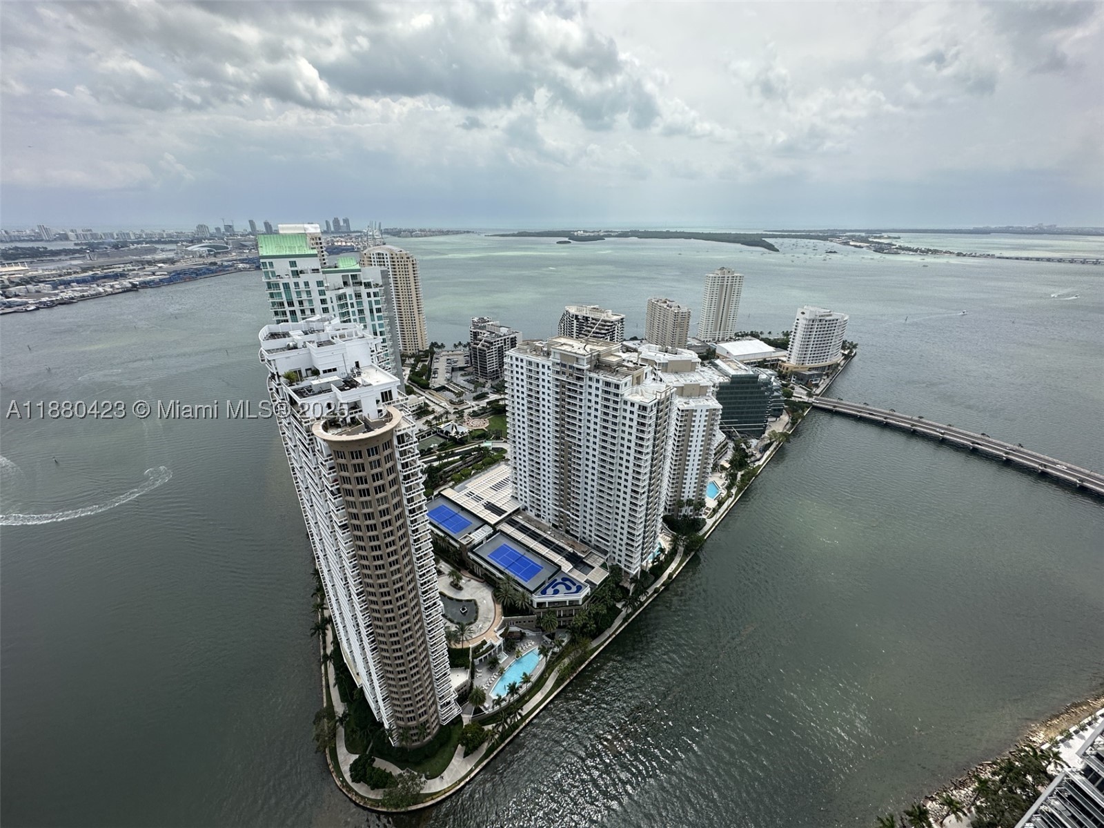 ICONBRICKELL CONDO NO 1 - Residential
