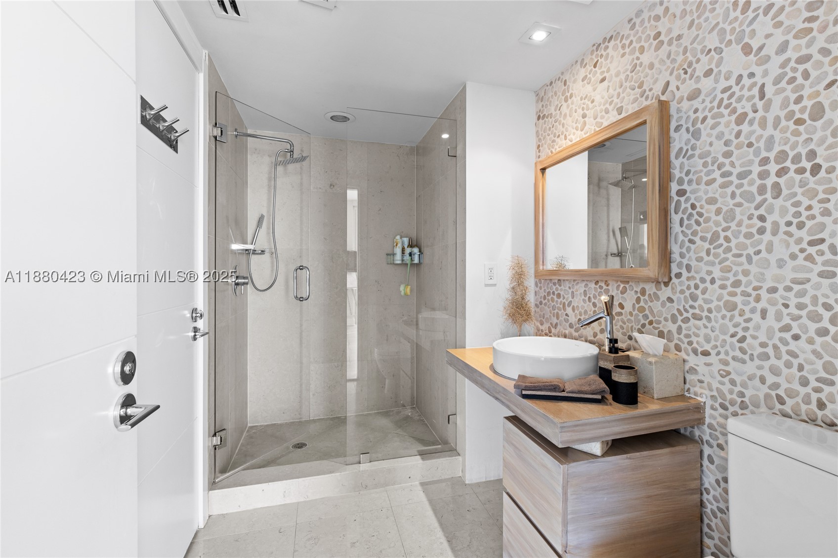 ICONBRICKELL CONDO NO 1 - Residential