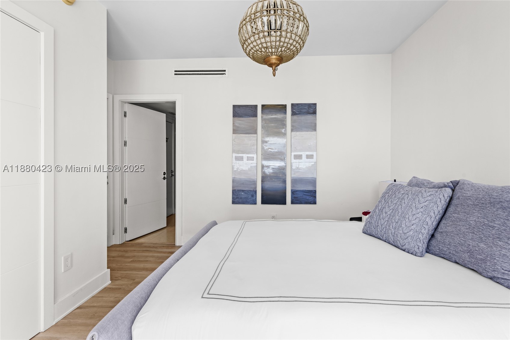 ICONBRICKELL CONDO NO 1 - Residential