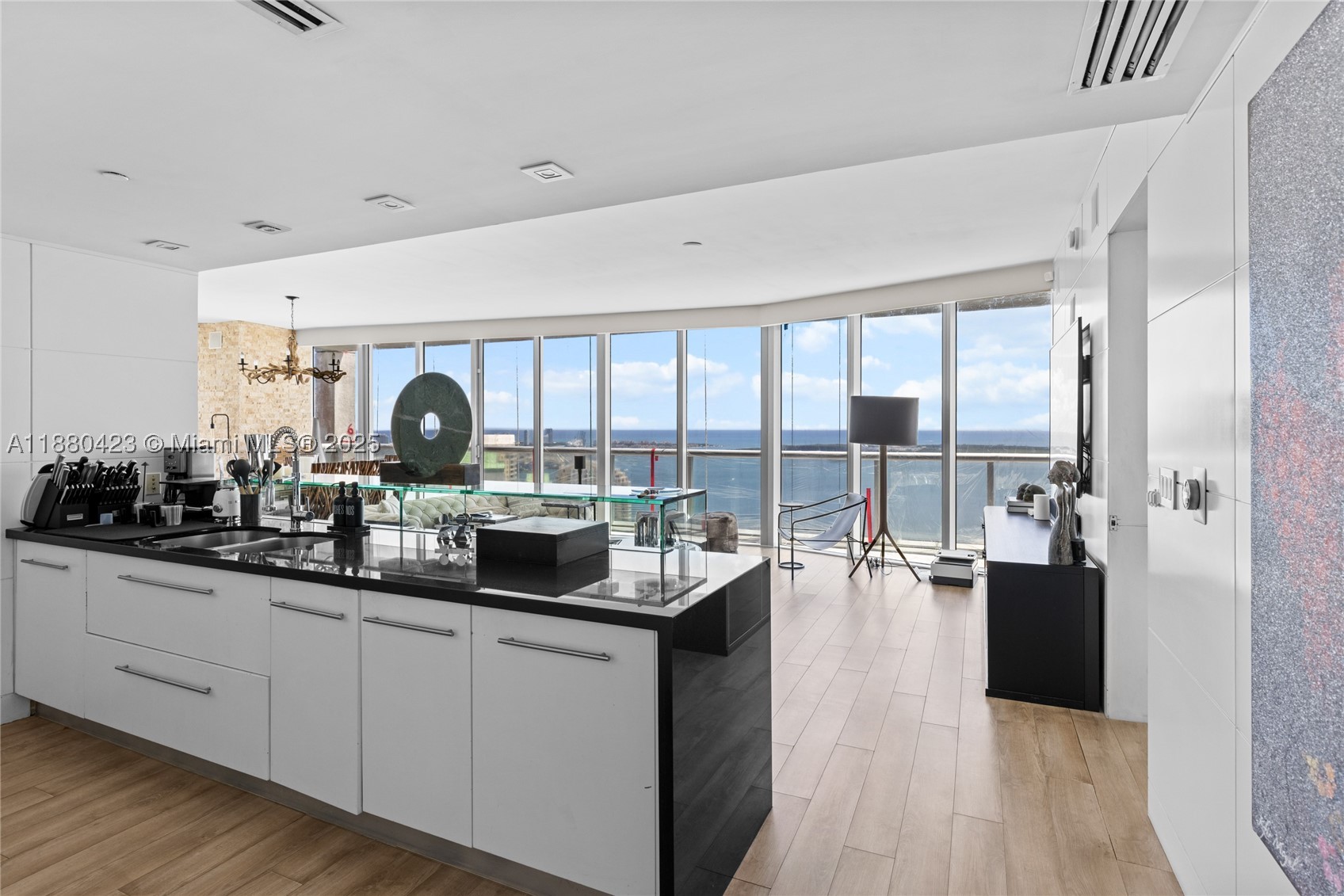 ICONBRICKELL CONDO NO 1 - Residential