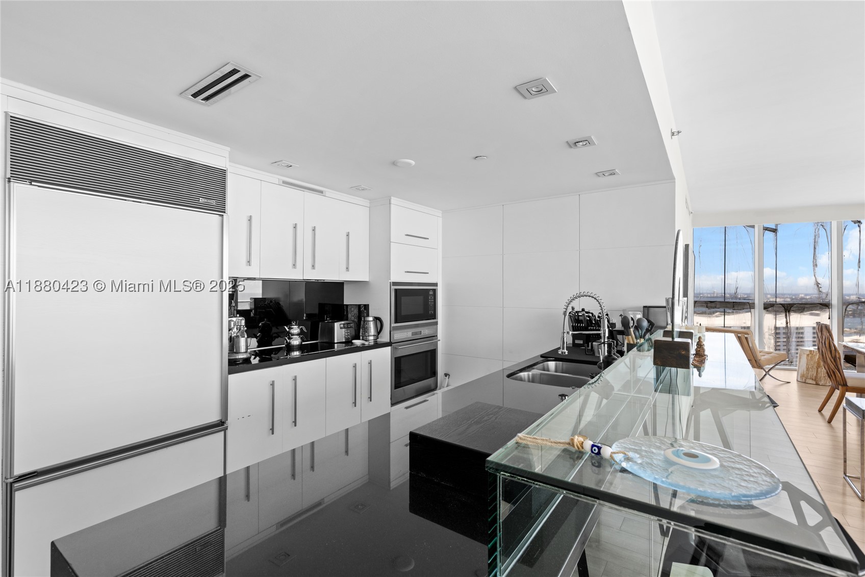 ICONBRICKELL CONDO NO 1 - Residential