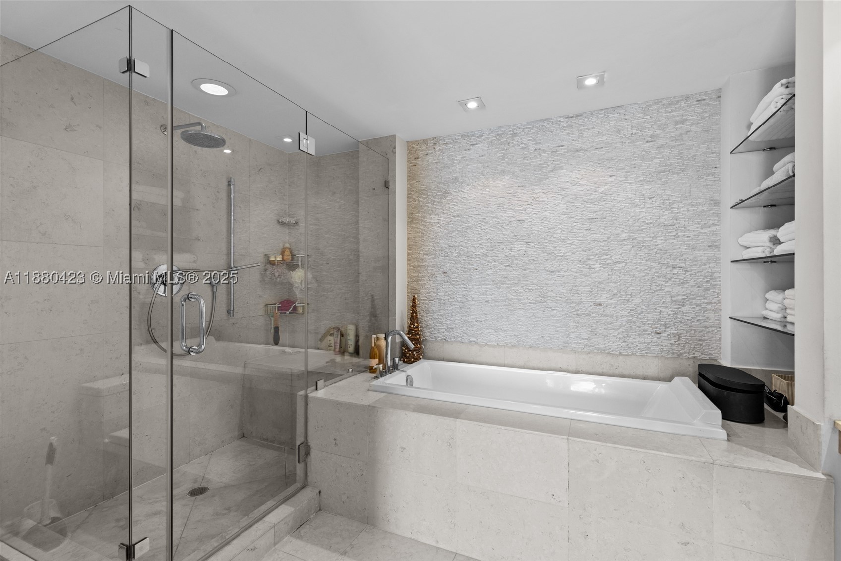 ICONBRICKELL CONDO NO 1 - Residential