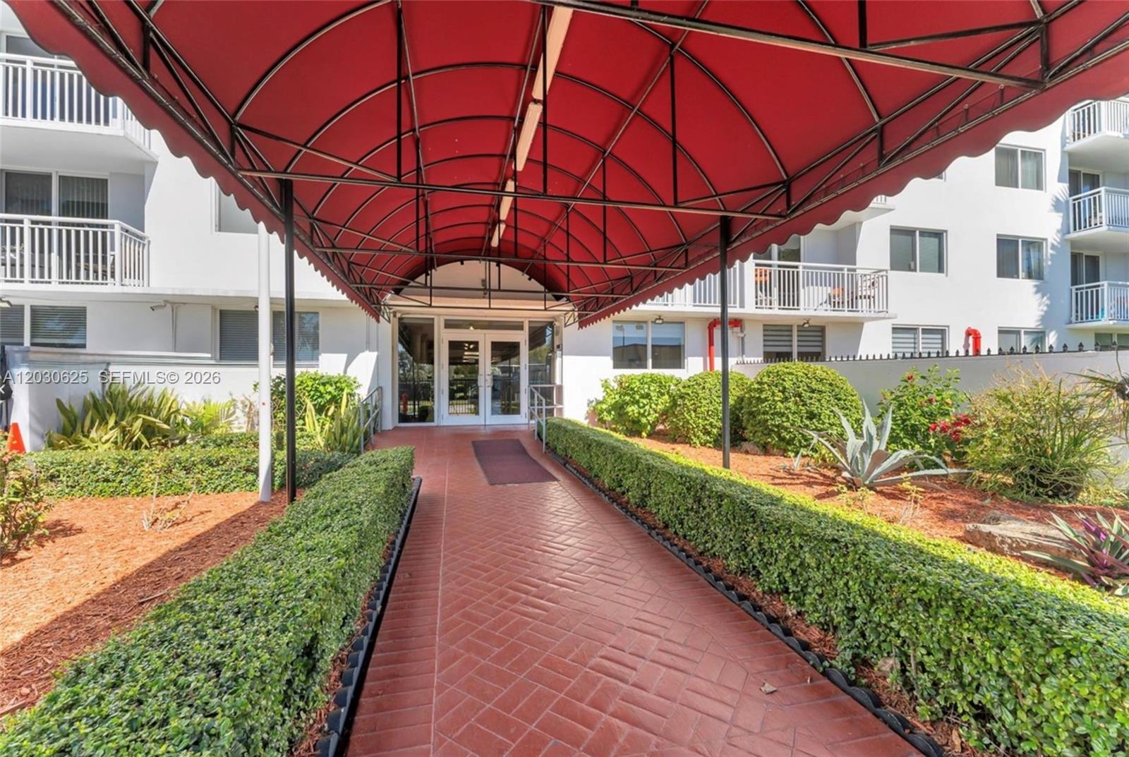 HARBOUR POINTE OF MIAMI C - Residential