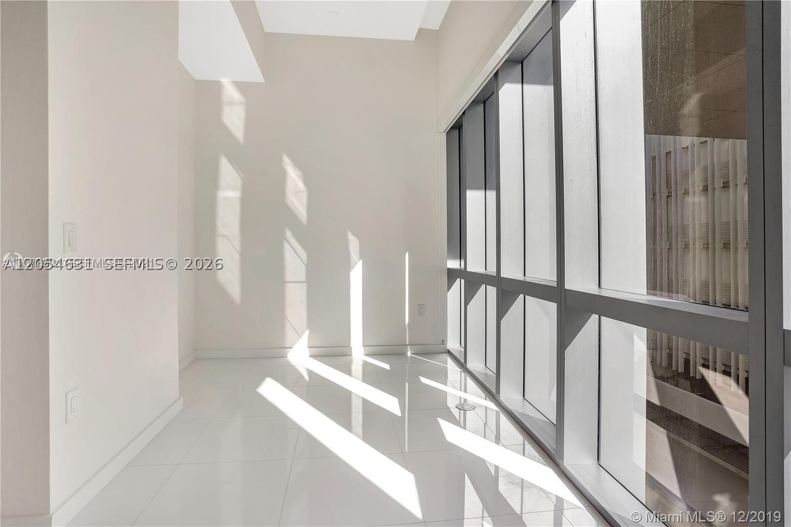 PARAMOUNT MIAMI WORLDCENT - Residential