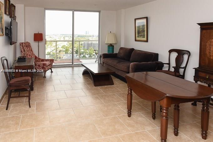 SAILBOAT CAY CONDO - Residential