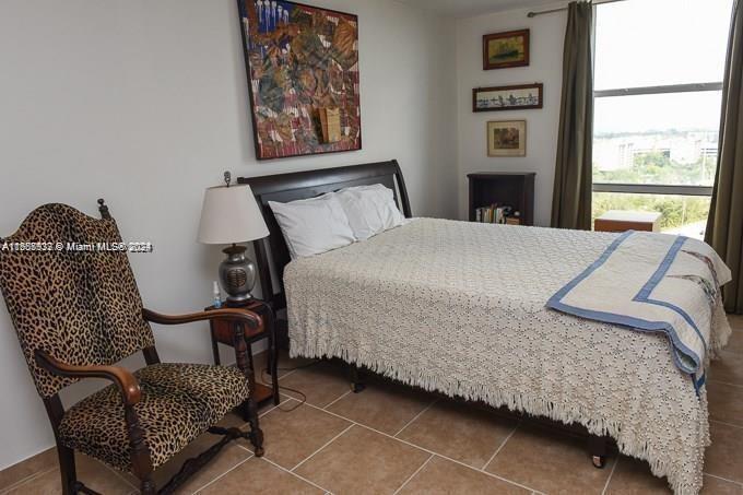 SAILBOAT CAY CONDO - Residential