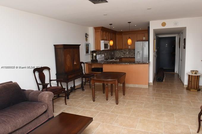 SAILBOAT CAY CONDO - Residential