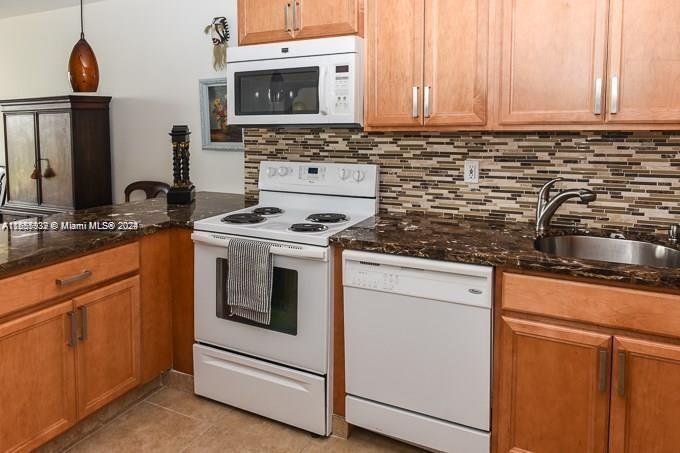SAILBOAT CAY CONDO - Residential