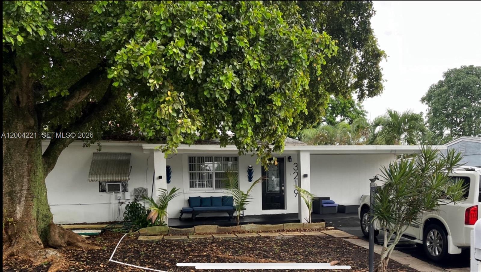 ENGLEWOOD MANOR - Residential