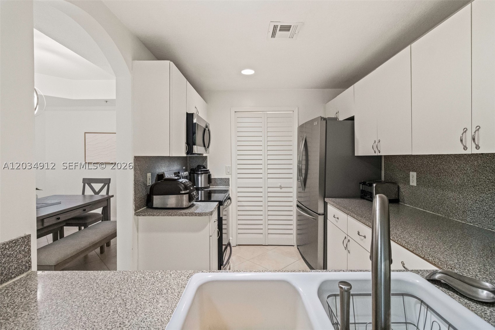 THE COURTS AT DORAL ISLES - Residential