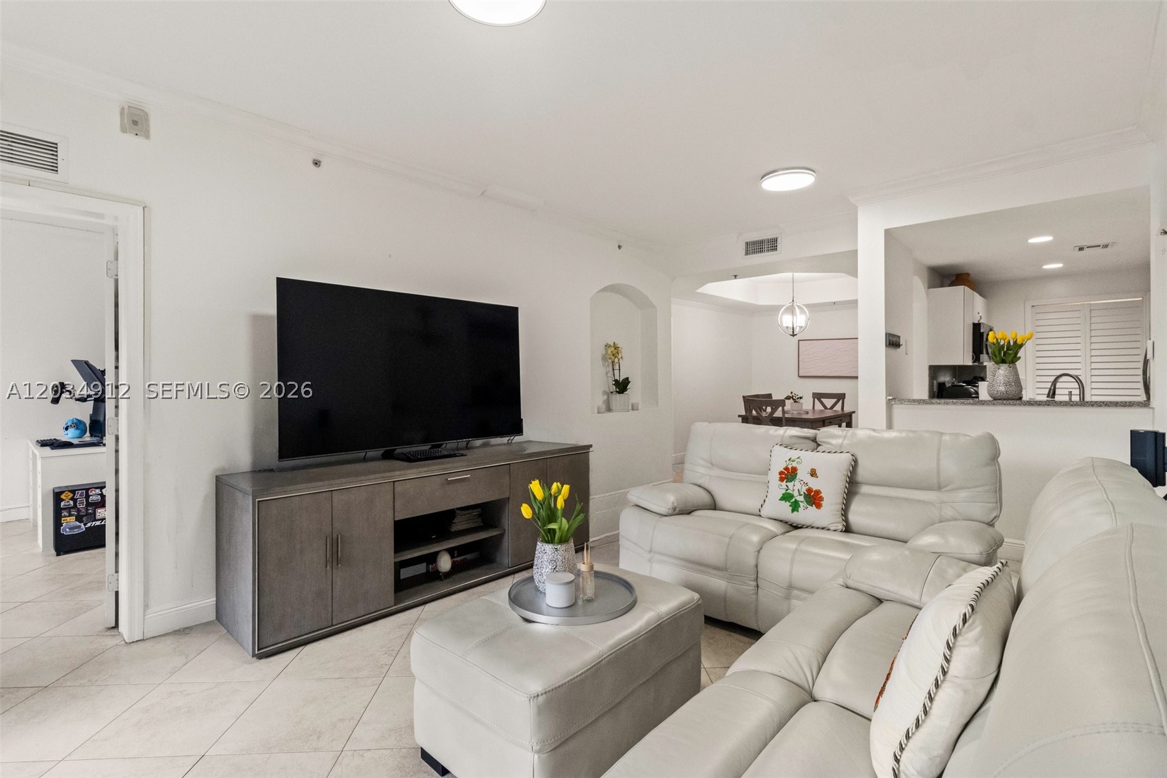 THE COURTS AT DORAL ISLES - Residential
