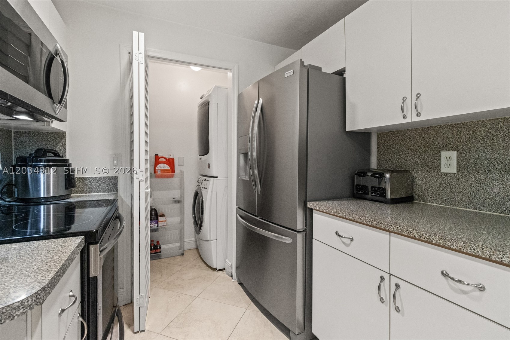 THE COURTS AT DORAL ISLES - Residential