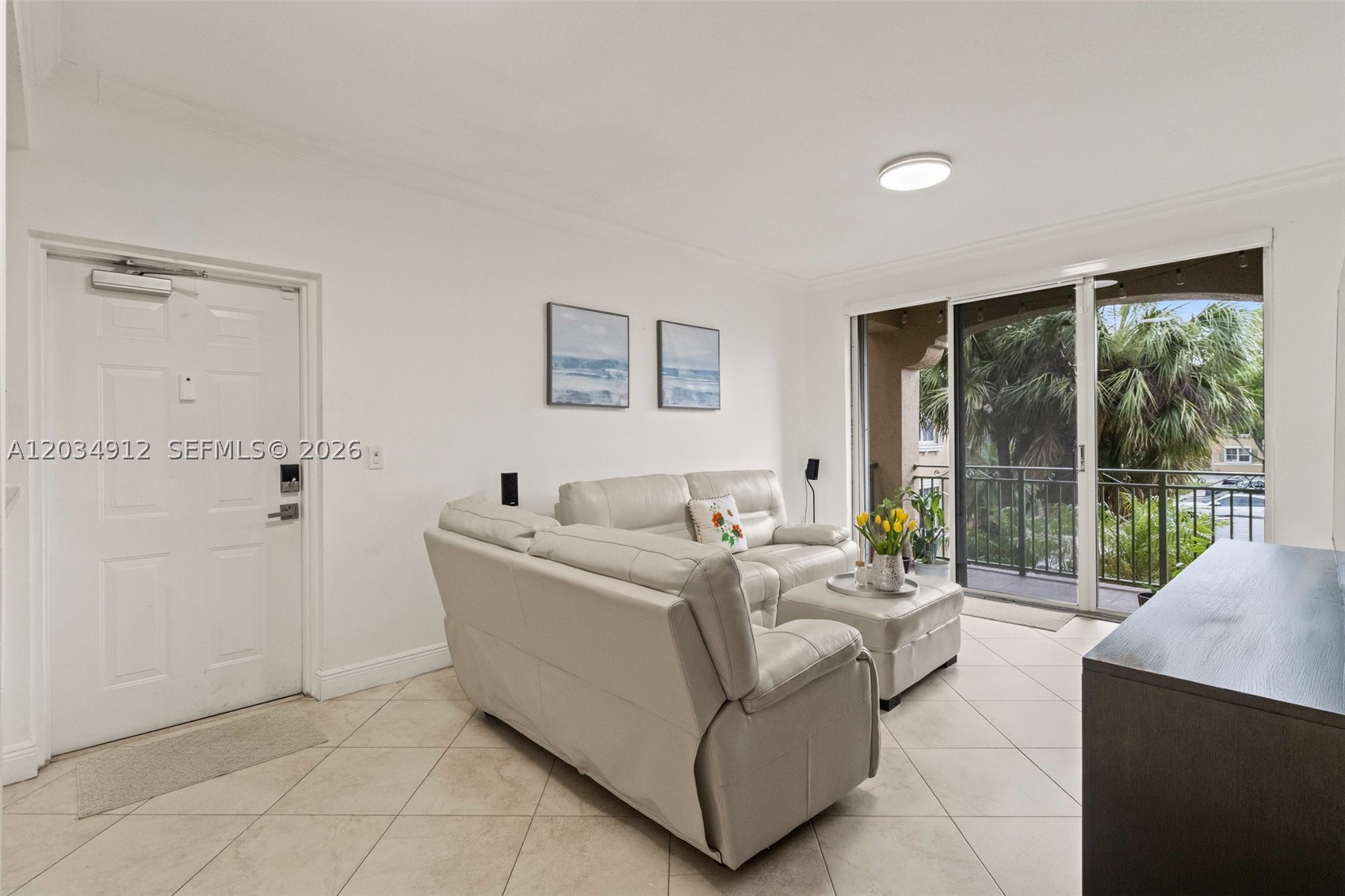 THE COURTS AT DORAL ISLES - Residential