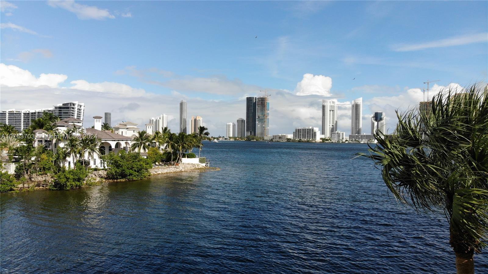 Williams Island - Residential