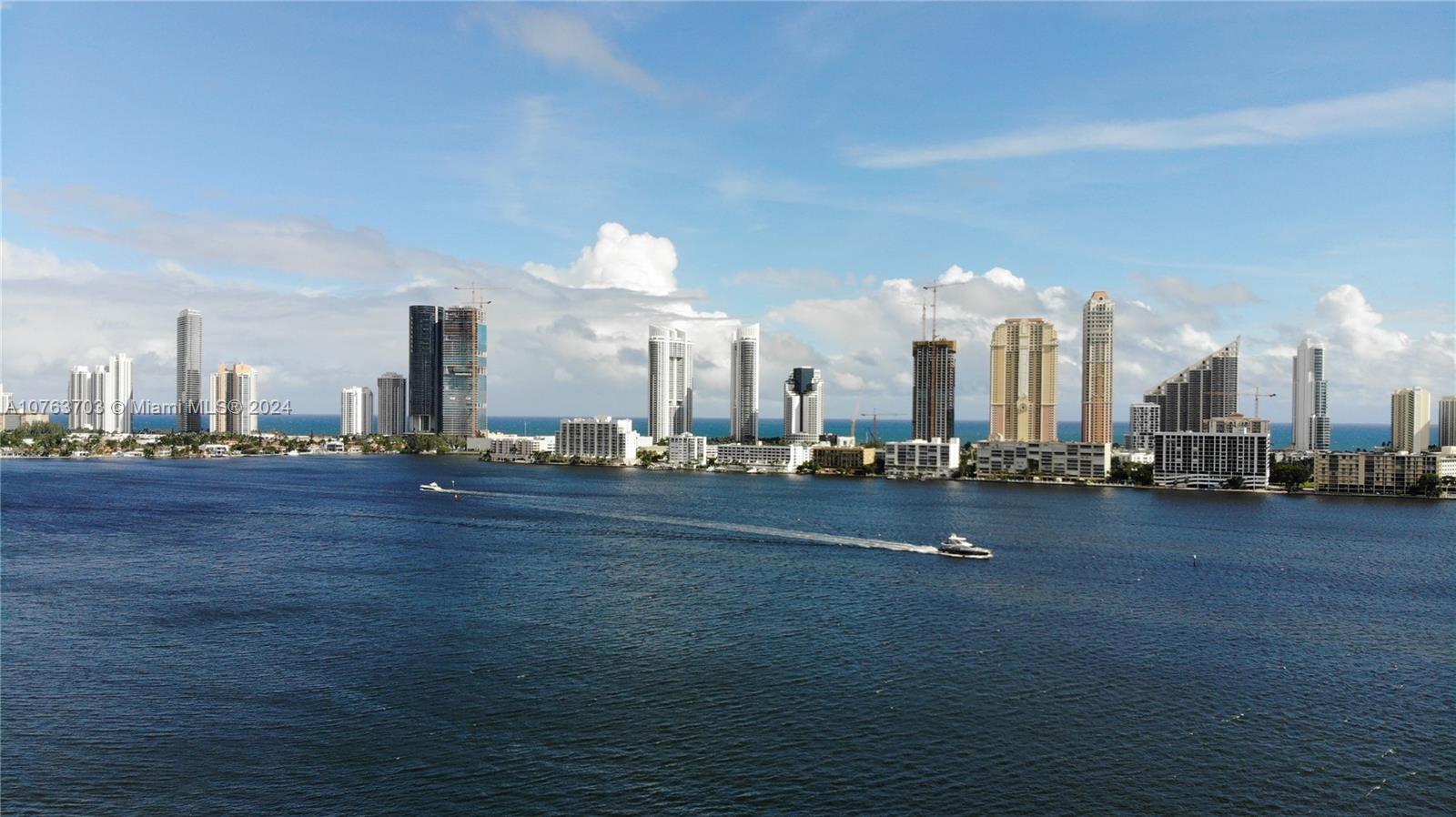 Williams Island - Residential