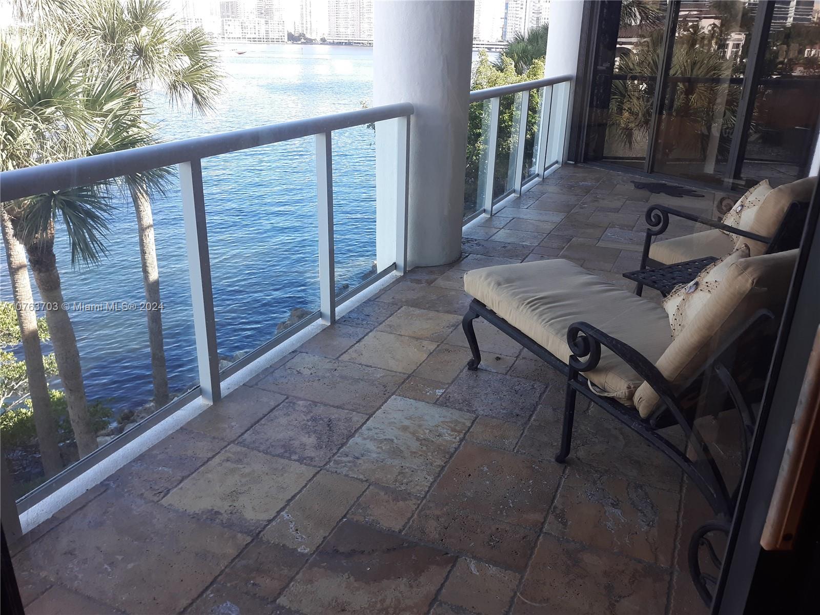 Williams Island - Residential