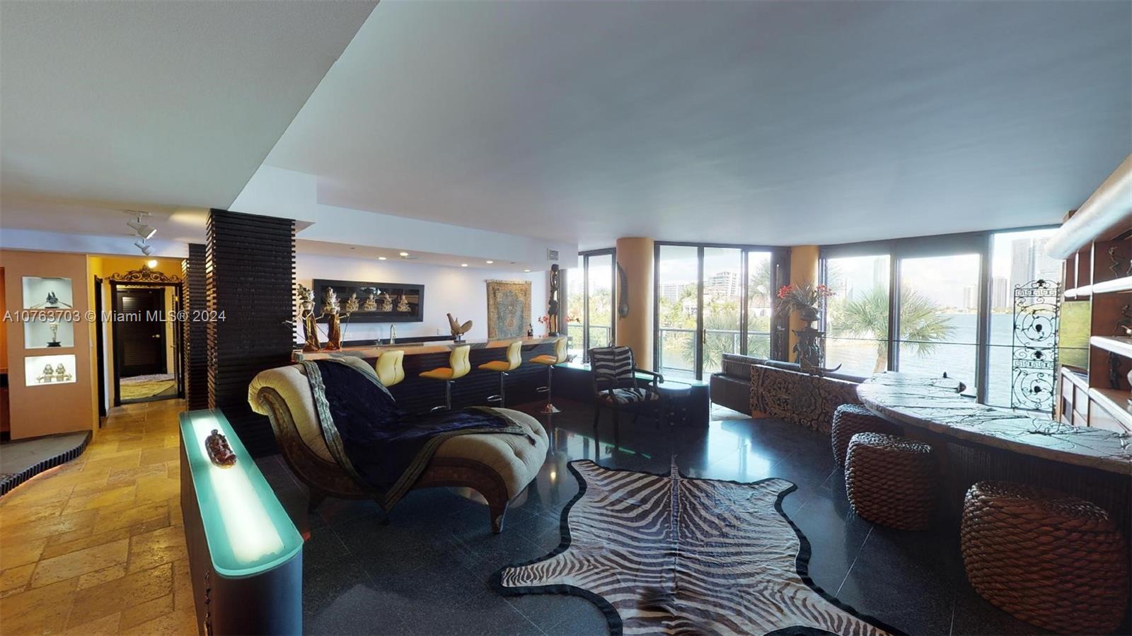 Williams Island - Residential