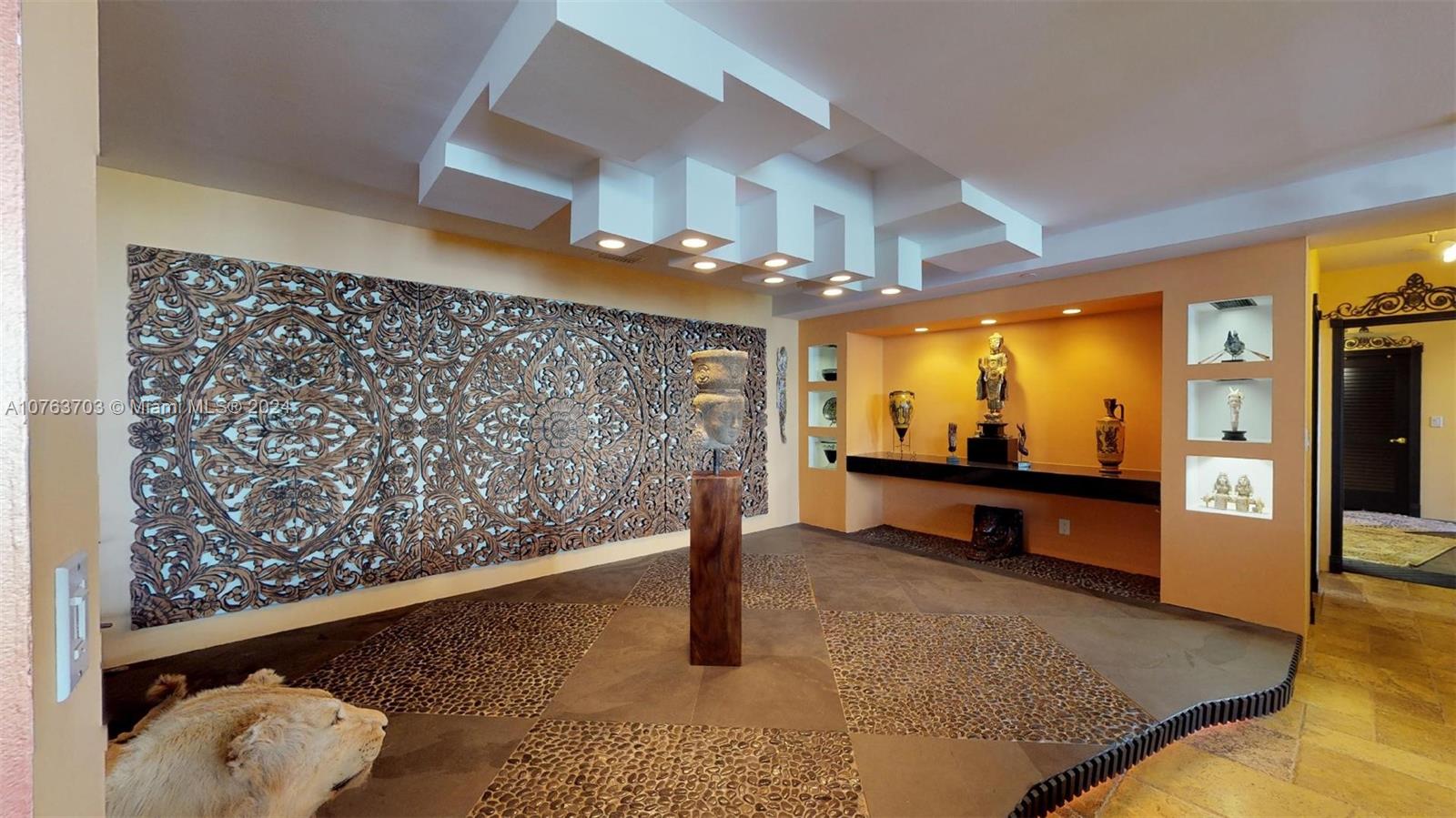 Williams Island - Residential