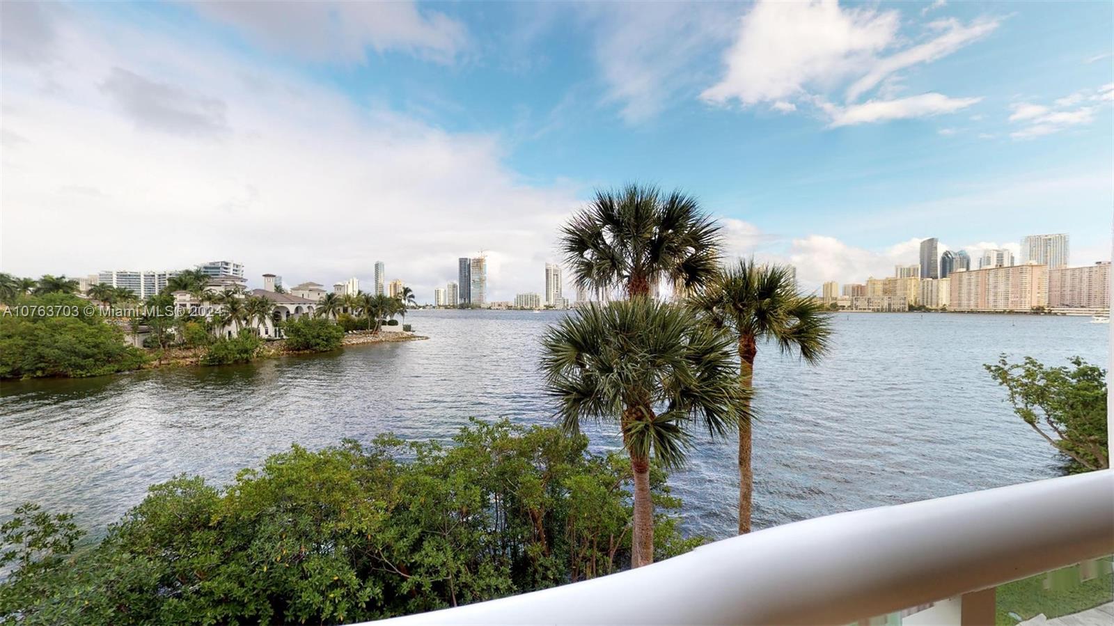 Williams Island - Residential