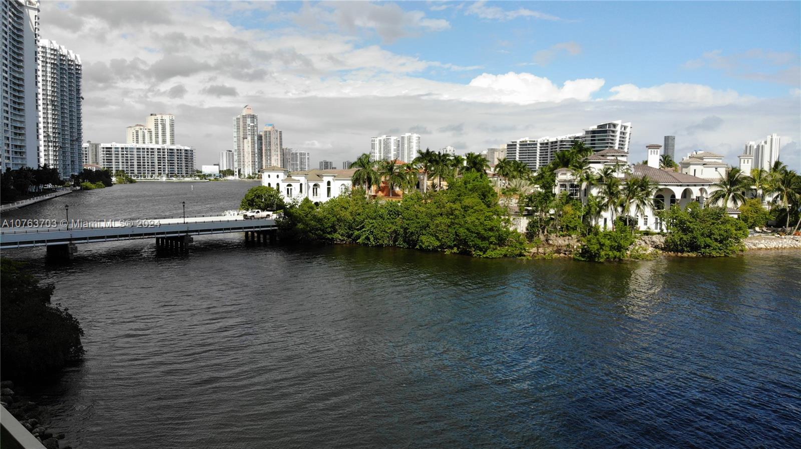 Williams Island - Residential