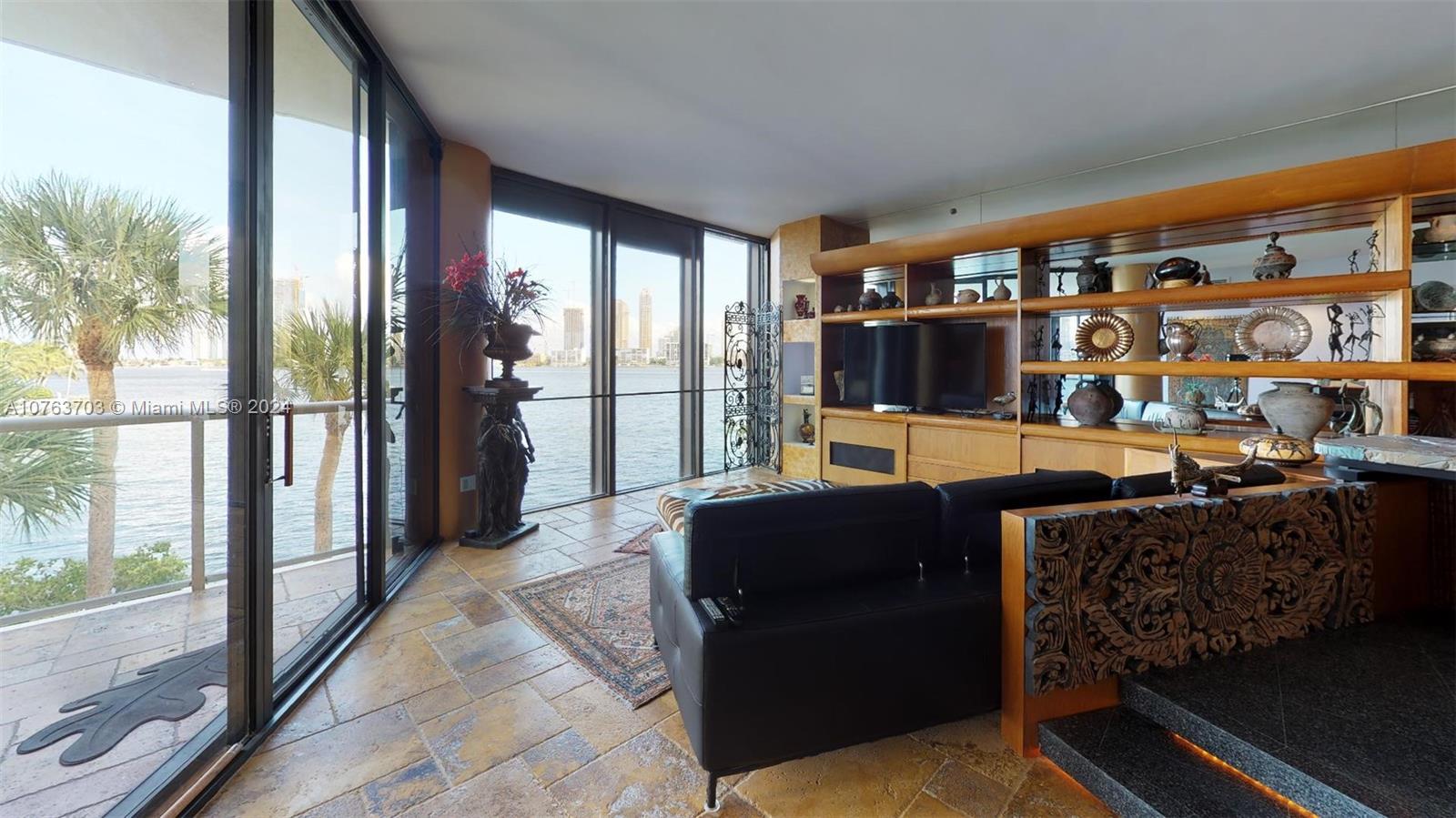 Williams Island - Residential