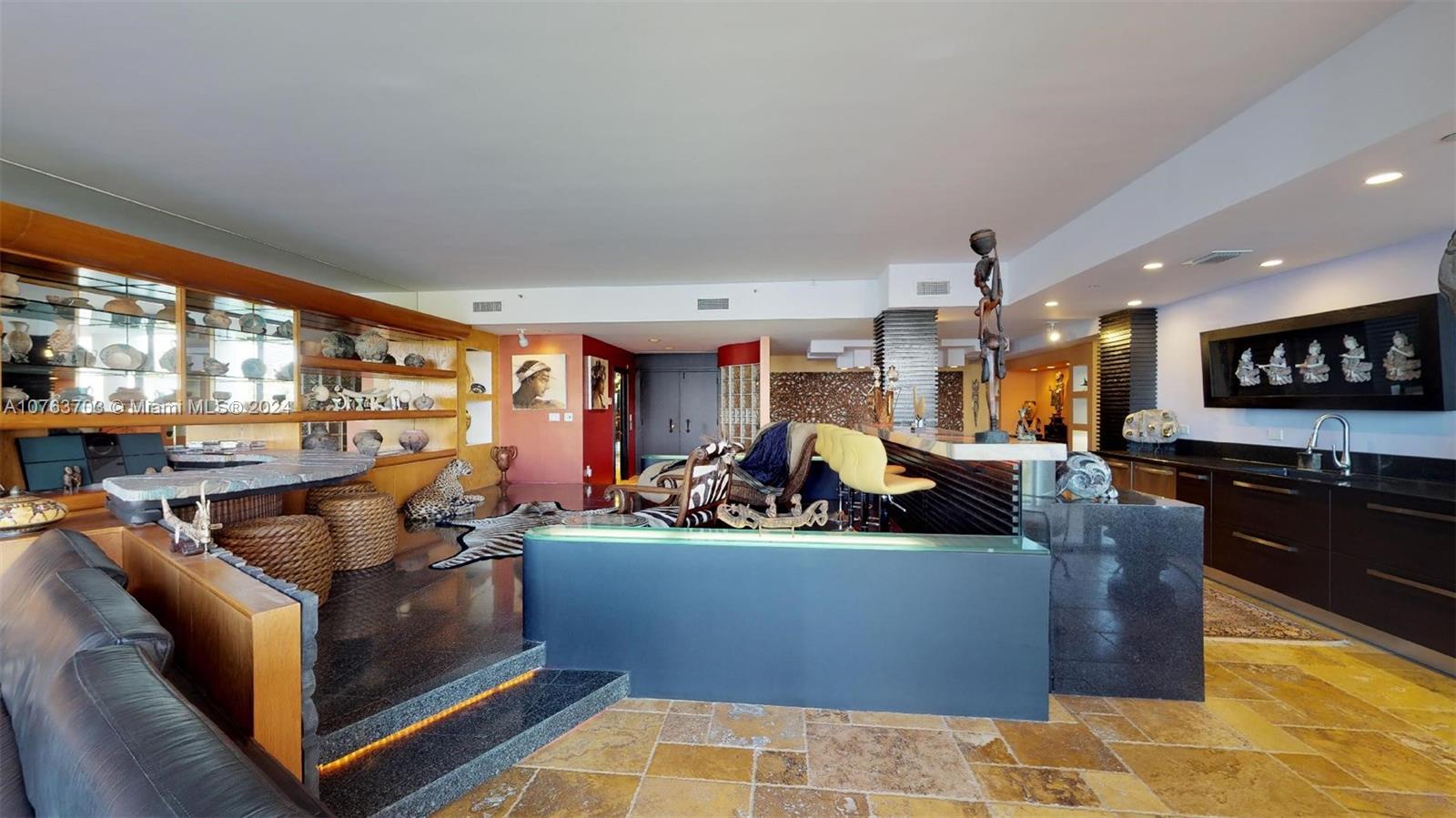 Williams Island - Residential