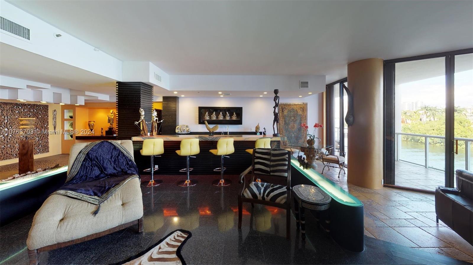 Williams Island - Residential