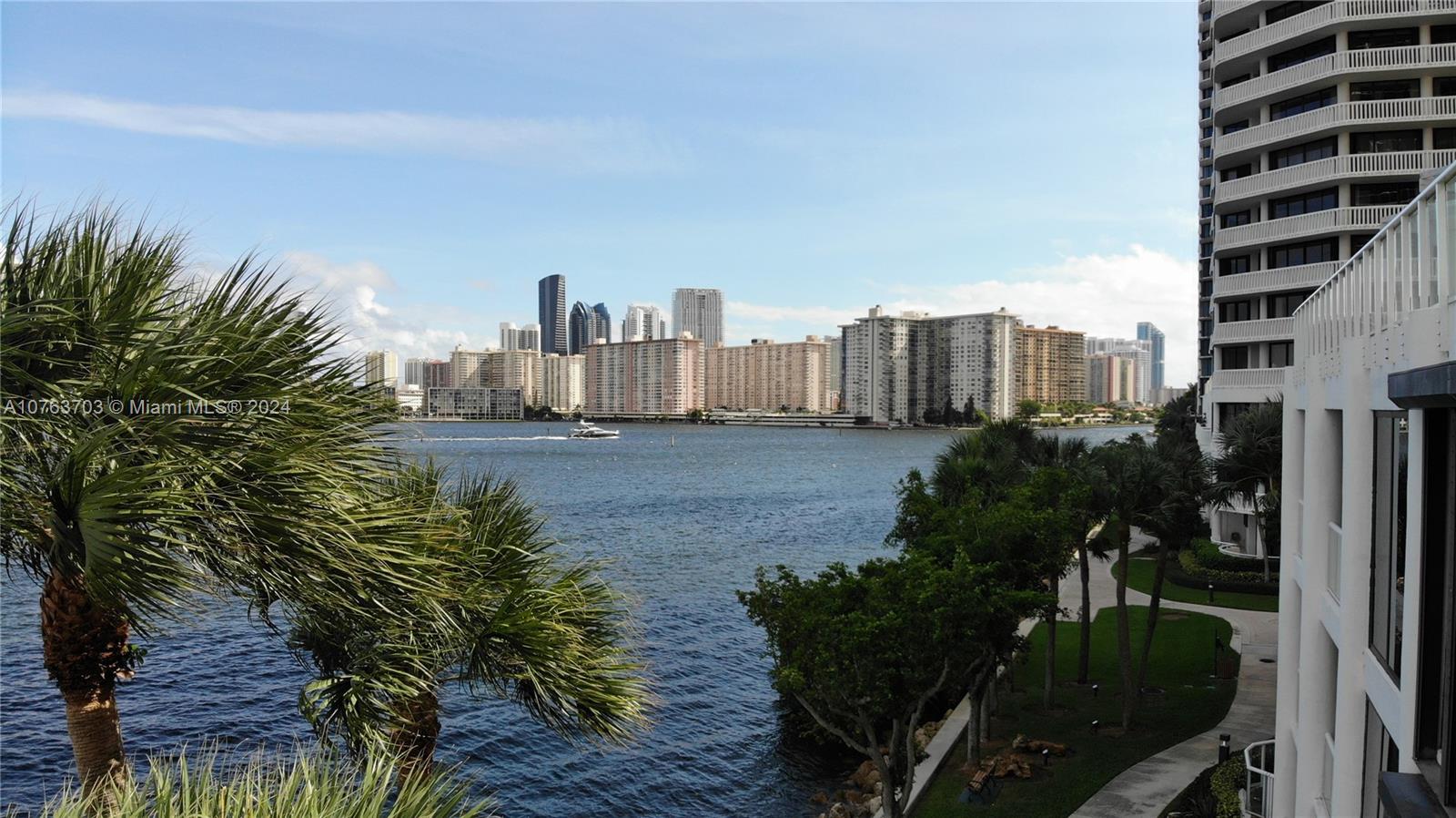 Williams Island - Residential