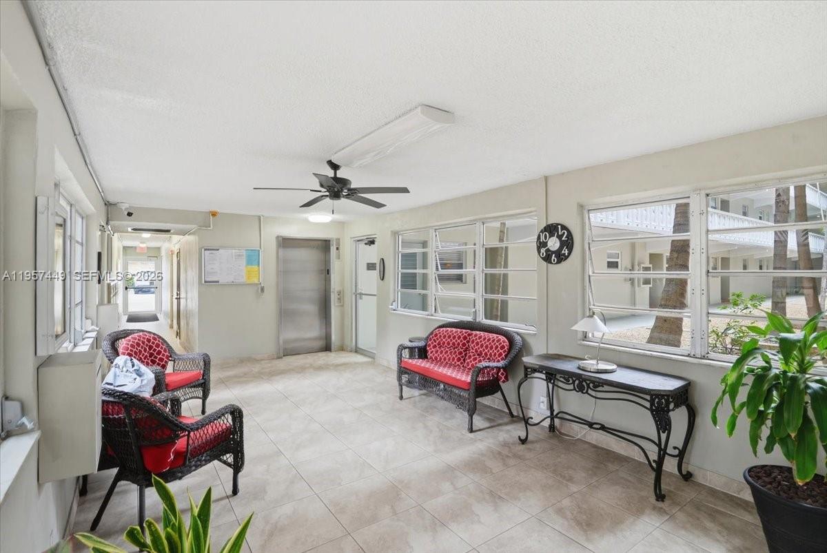 THIRD GULFSTREAM GARDEN - Residential