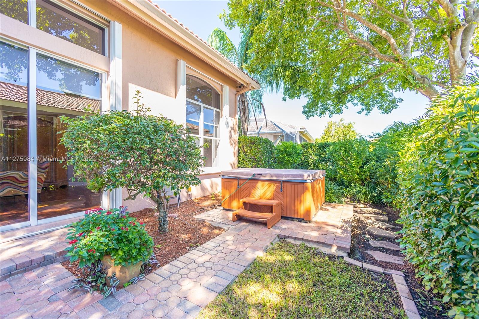 MARINERS COVE OF EAGLE LA - Residential