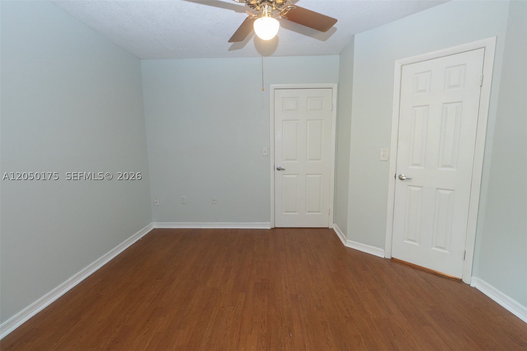 LA HACIENDA COUNTRY CLUB - Residential Lease
