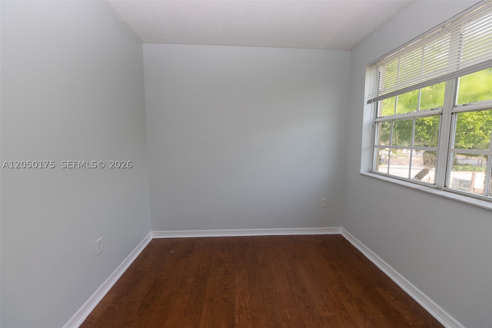 LA HACIENDA COUNTRY CLUB - Residential Lease
