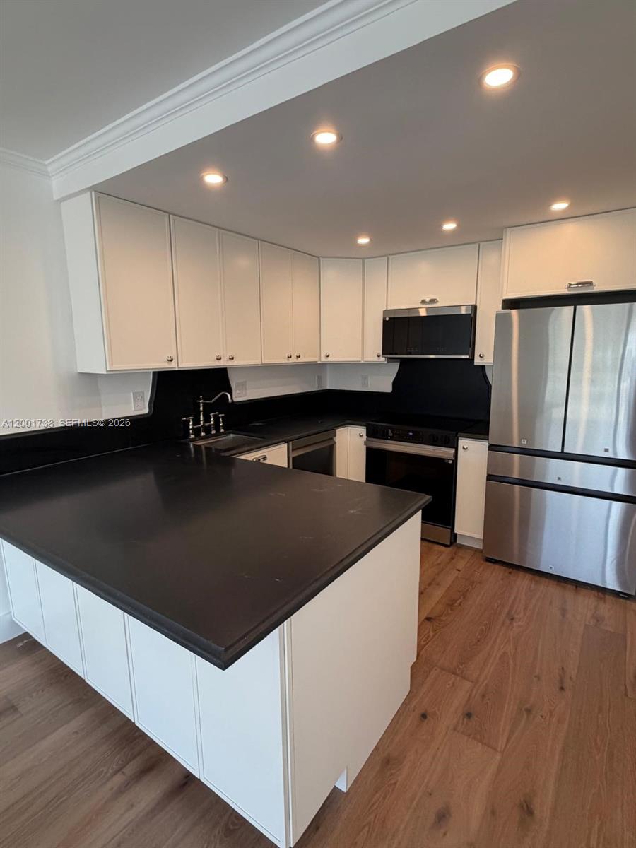 LAUDERDALE TOWER CONDO - Residential
