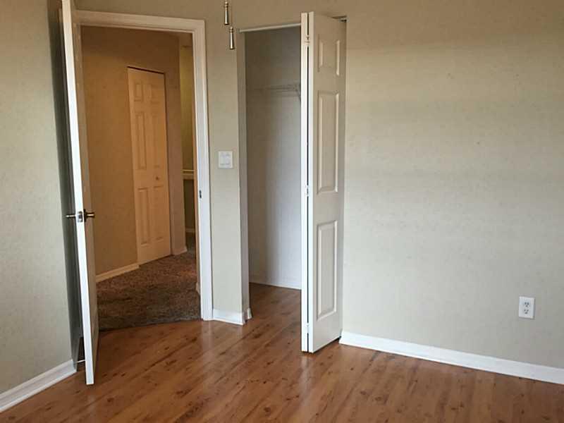 LYONS INDUSTRIAL PARK 71- - Residential Lease