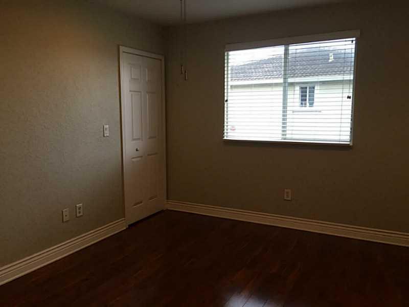 LYONS INDUSTRIAL PARK 71- - Residential Lease