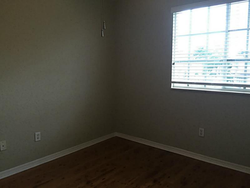 LYONS INDUSTRIAL PARK 71- - Residential Lease