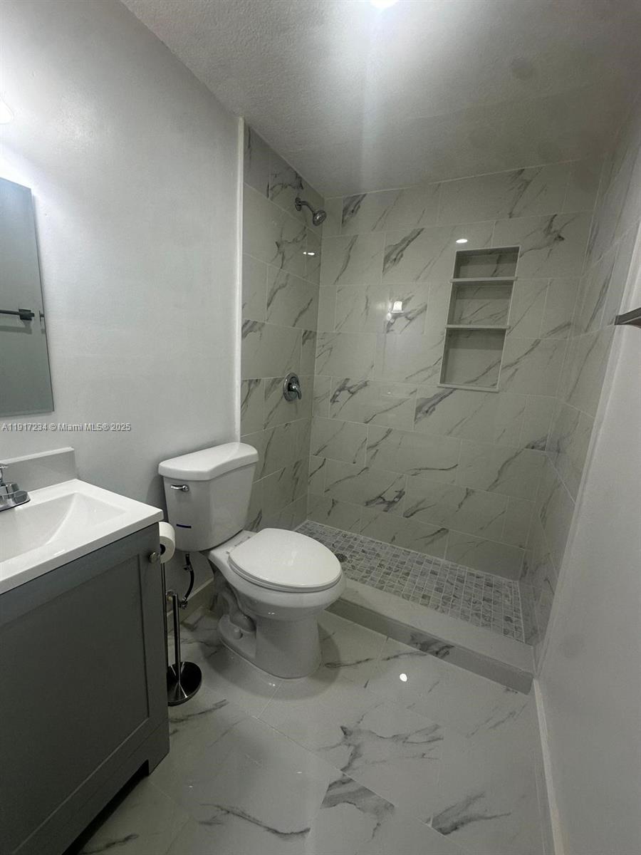 WEST PALM GARDENS 2ND ADD - Residential Lease
