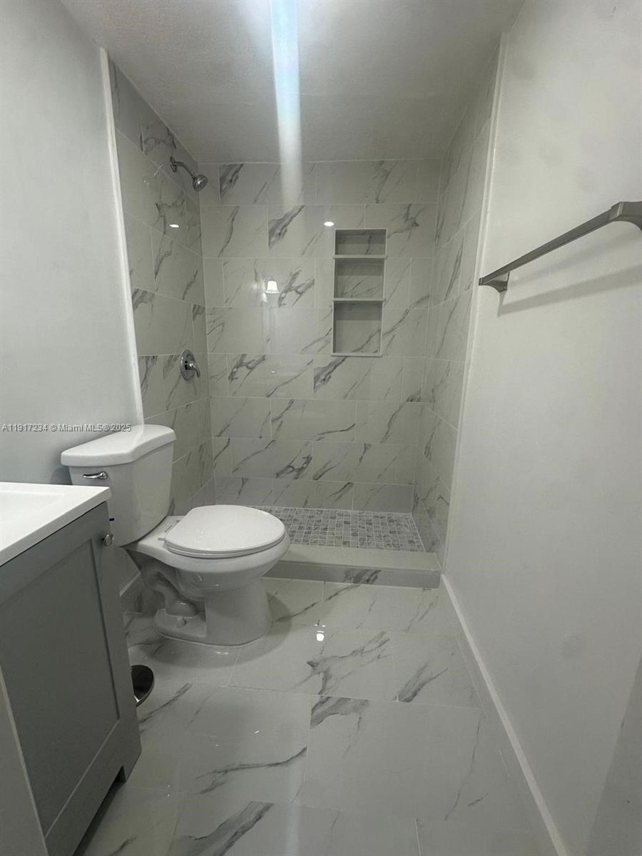 WEST PALM GARDENS 2ND ADD - Residential Lease