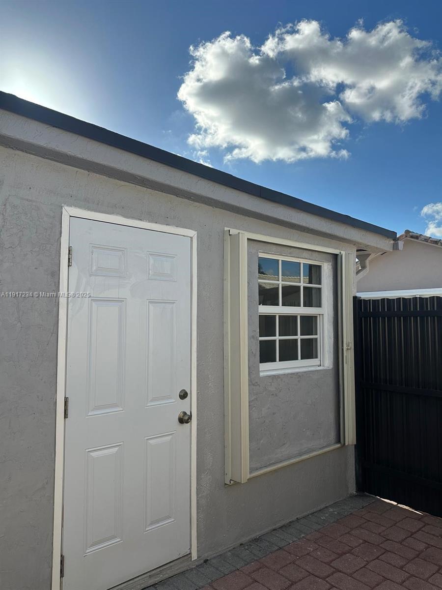 WEST PALM GARDENS 2ND ADD - Residential Lease