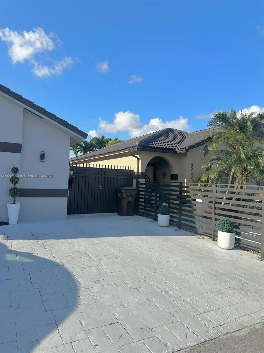 WEST PALM GARDENS 2ND ADD - Residential Lease