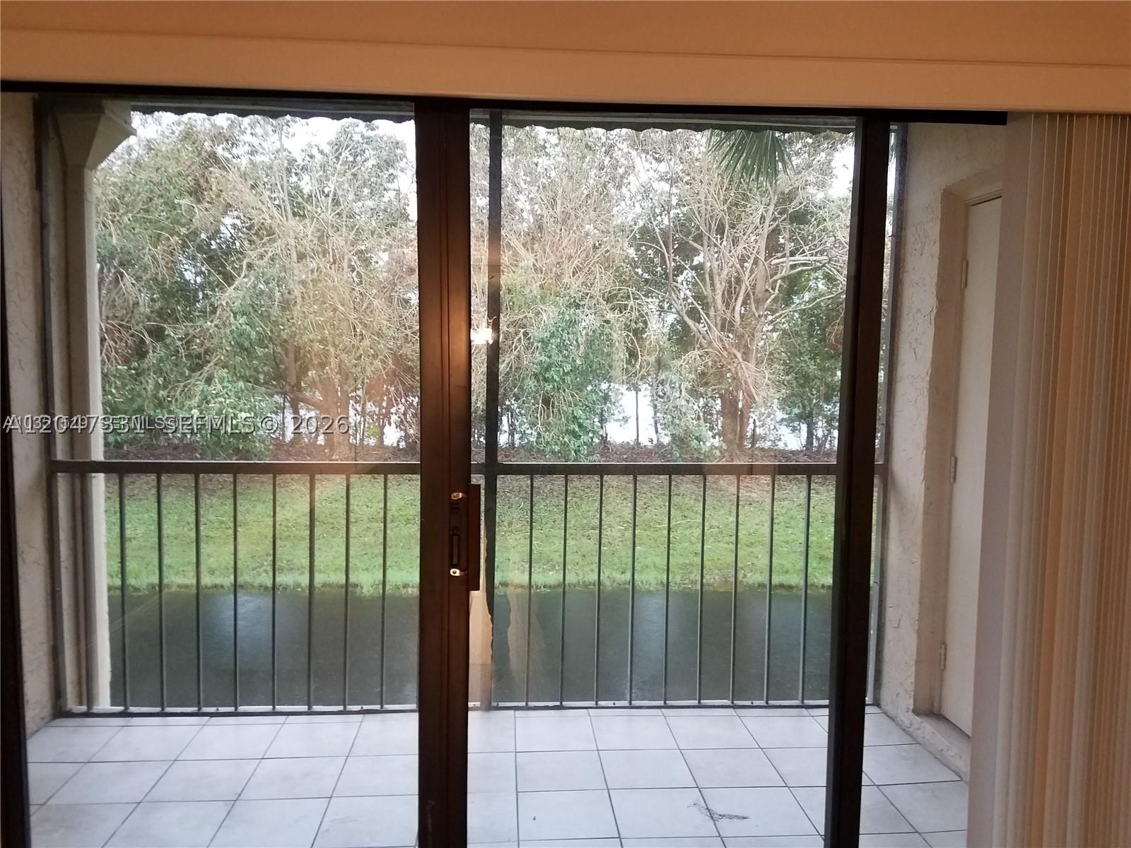 RACQUET CLUB APTS AT BONA - Residential