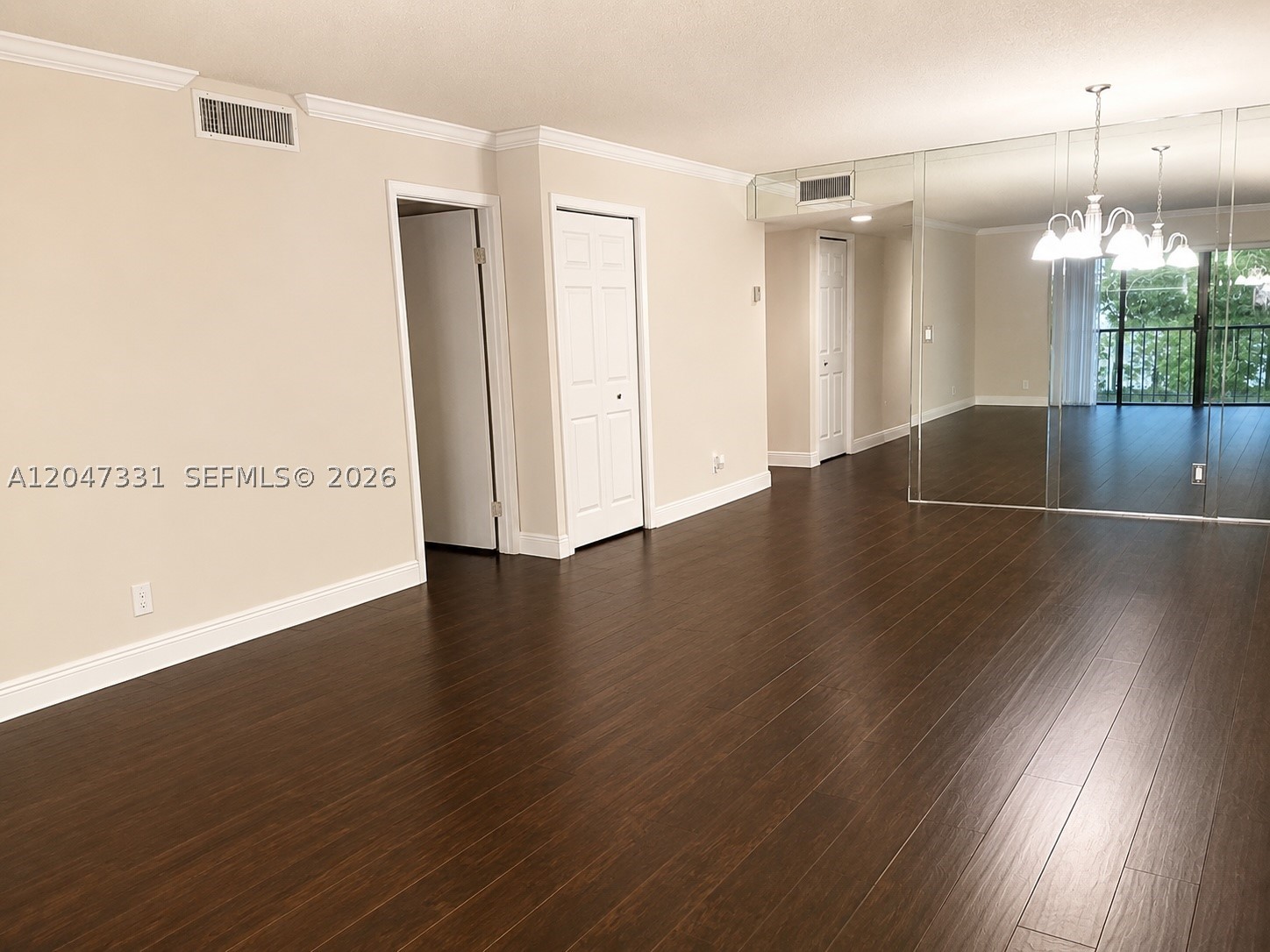 RACQUET CLUB APTS AT BONA - Residential
