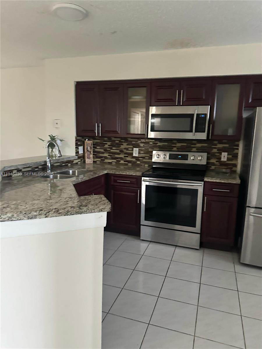 CYPRESS BEND CONDOMINIUM - Residential