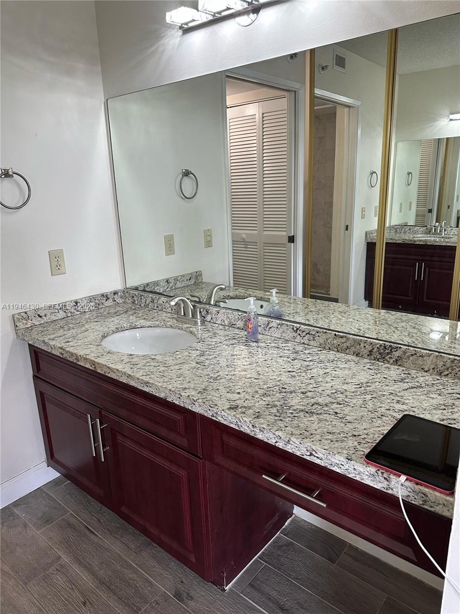 CYPRESS BEND CONDOMINIUM - Residential