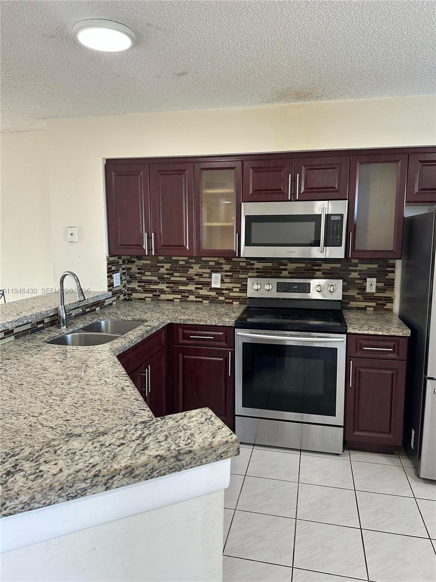 CYPRESS BEND CONDOMINIUM - Residential