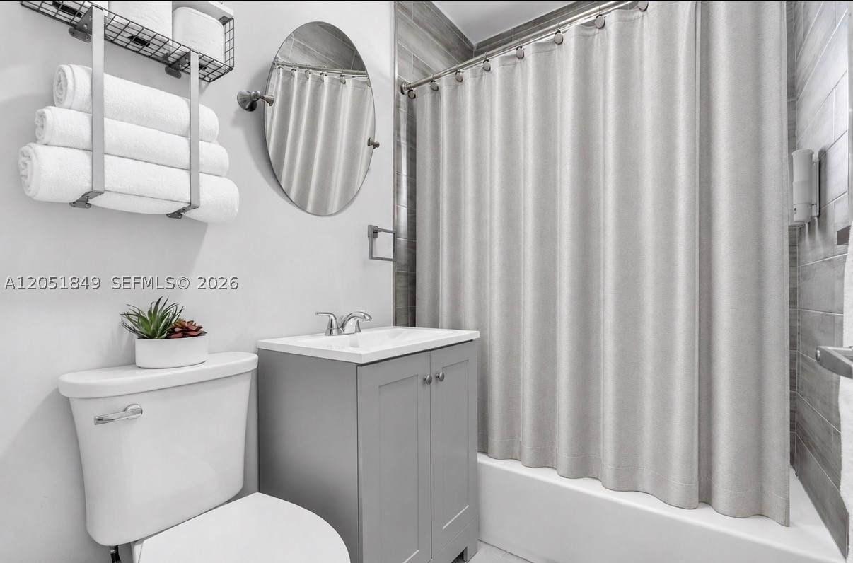GOLDEN HIGHLANDS EST - Residential