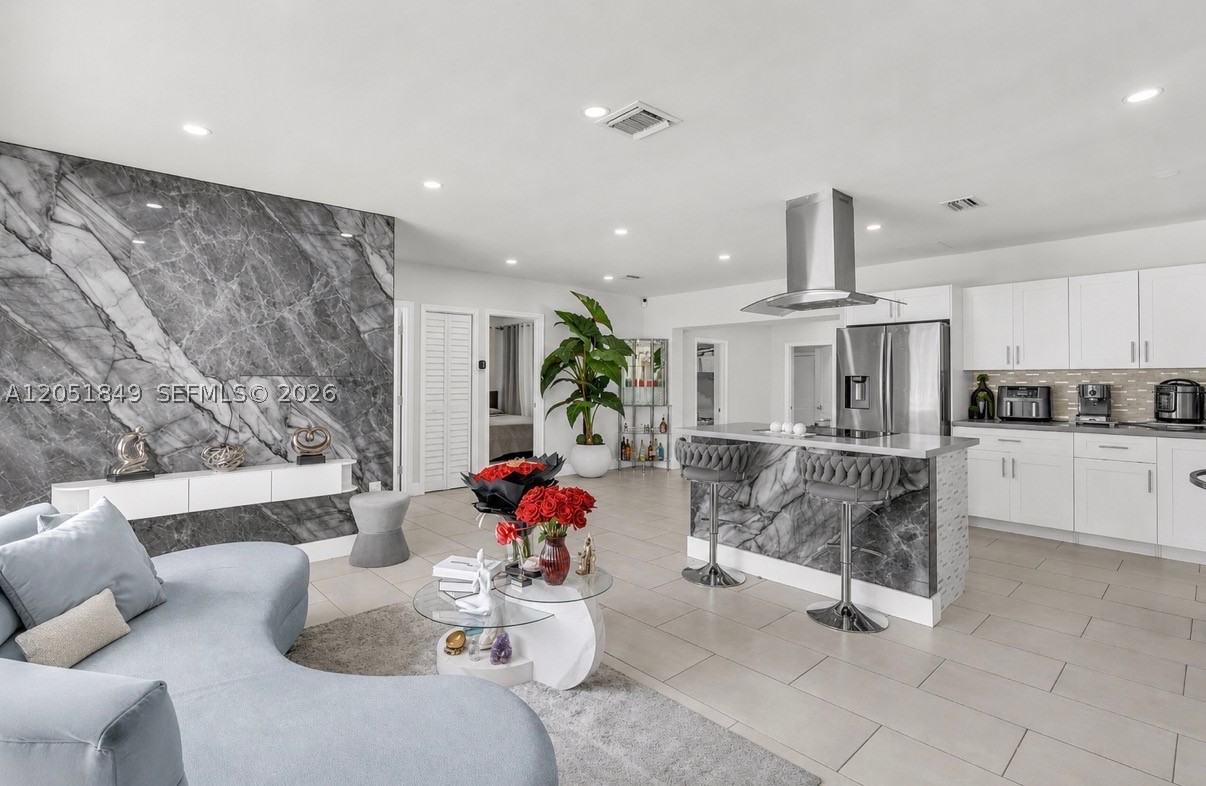 GOLDEN HIGHLANDS EST - Residential