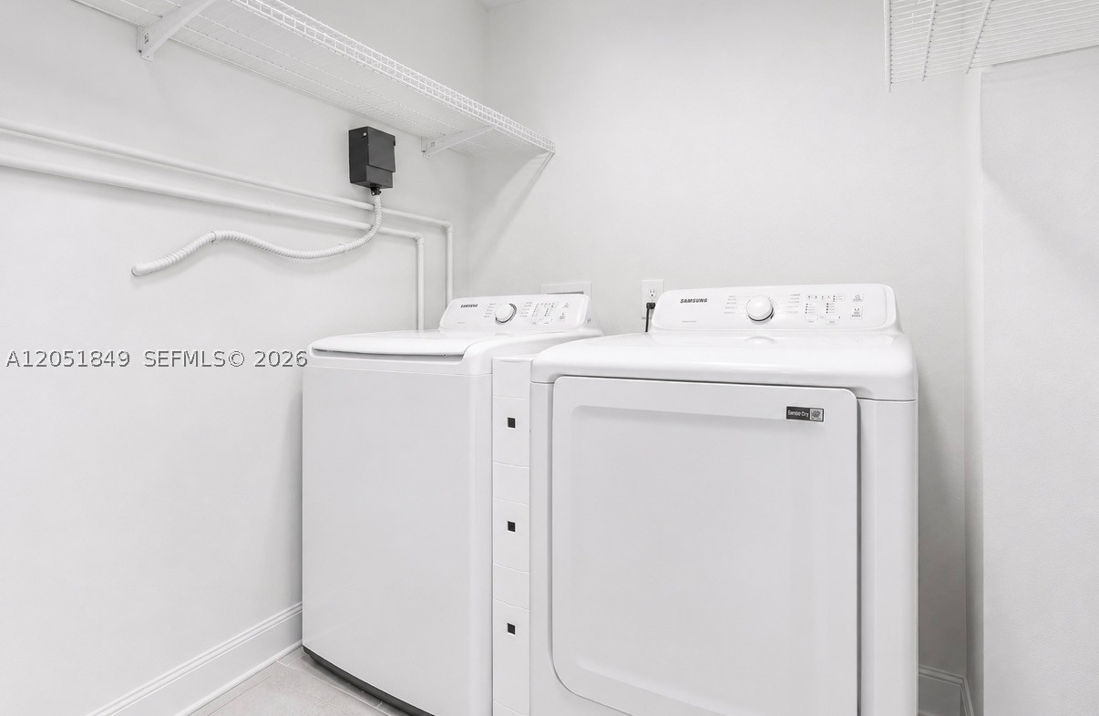GOLDEN HIGHLANDS EST - Residential