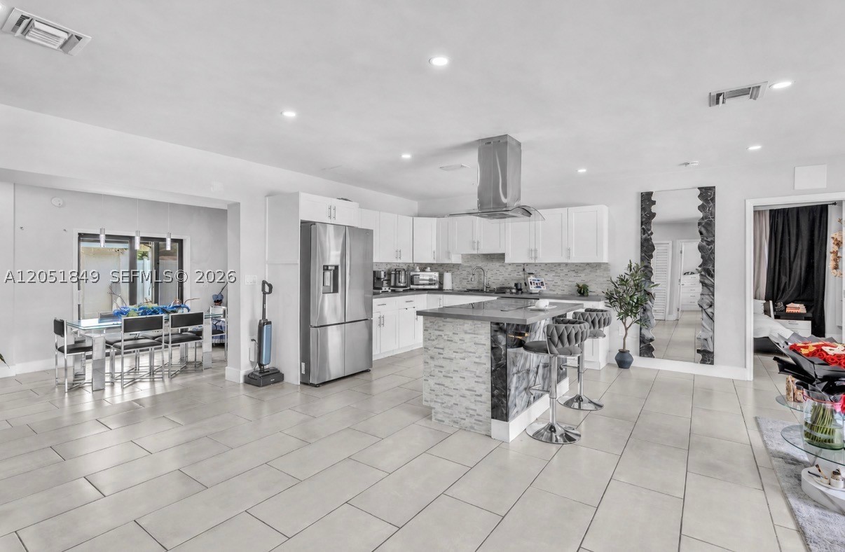GOLDEN HIGHLANDS EST - Residential
